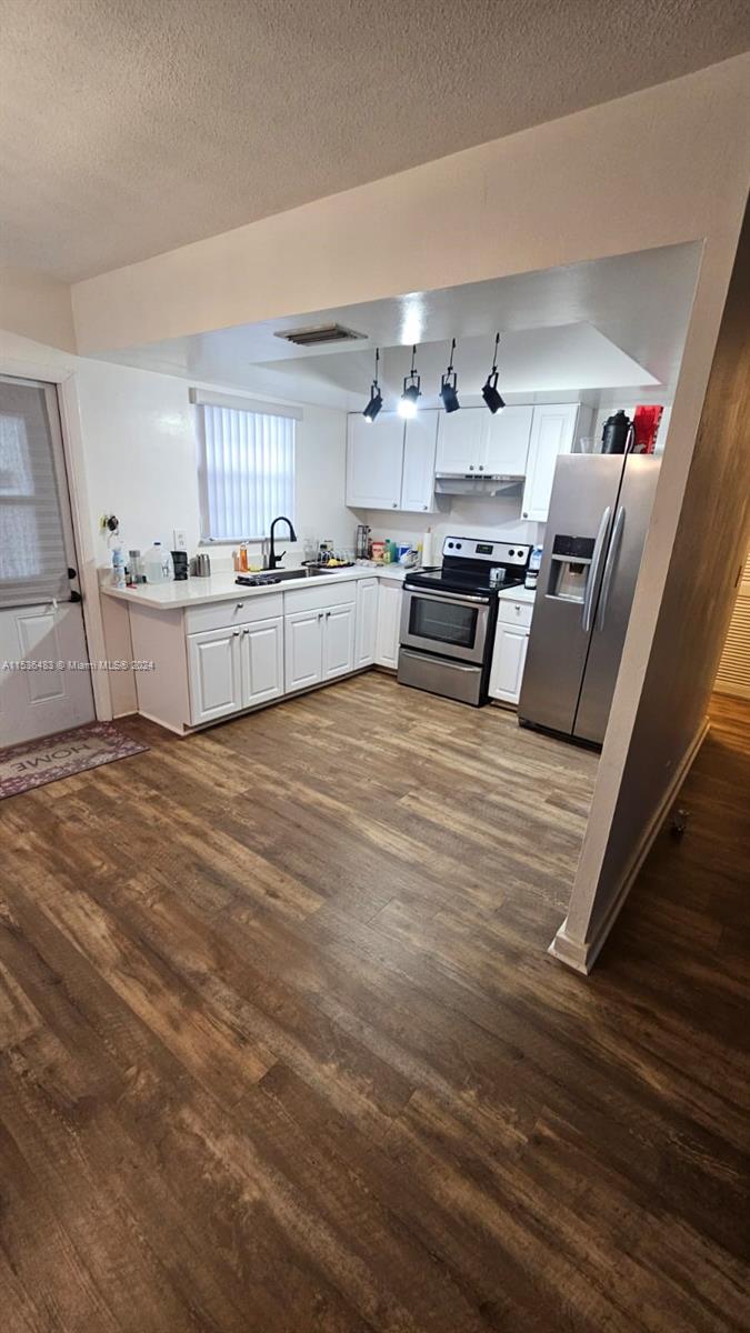 CRESCENT MANOR CONDO INC - Residential Lease