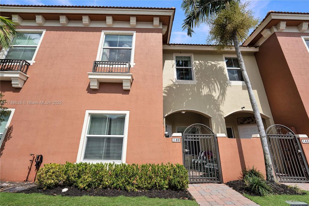 Photo of 140 Monterey Bay Dr, Boynton Beach, FL 33426 (MLS # A11789838)