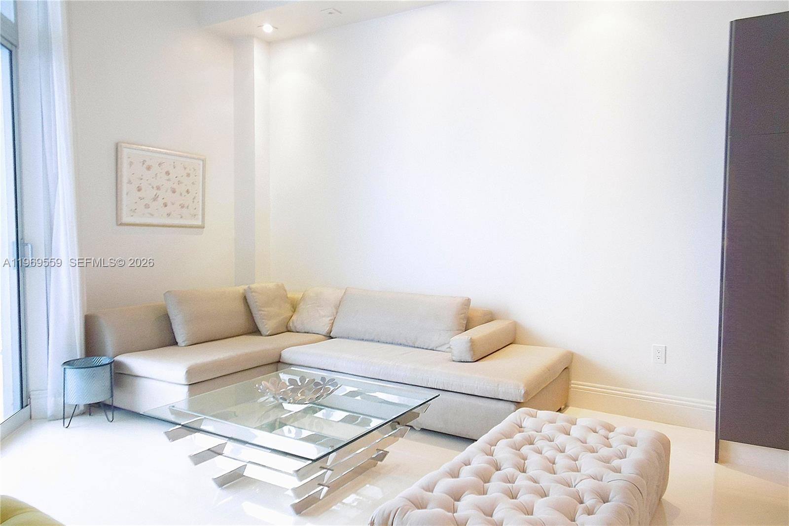 THE MERIDIAN CONDO - Residential Lease