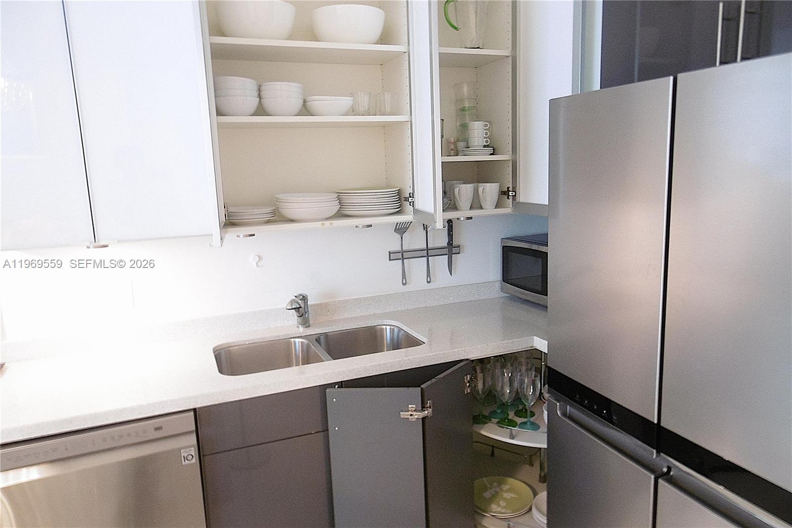 THE MERIDIAN CONDO - Residential Lease