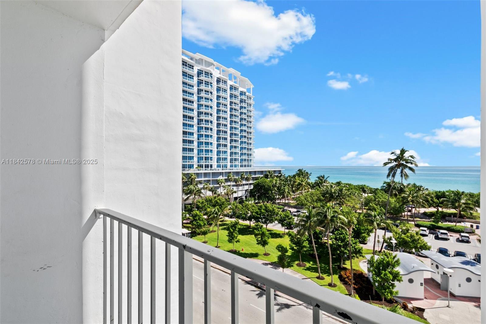 6450 Collins Ave 606