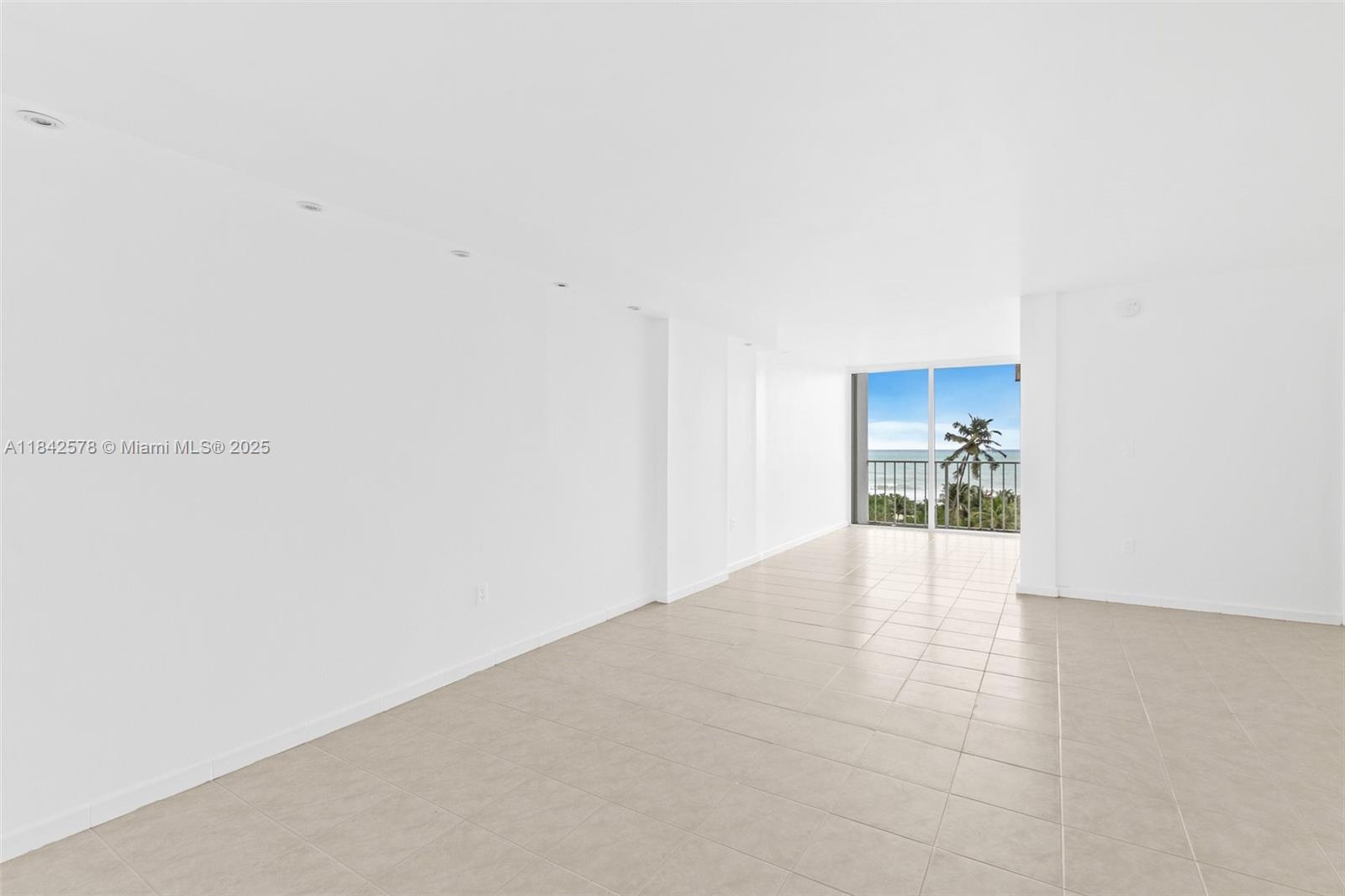 6450 Collins Ave 606