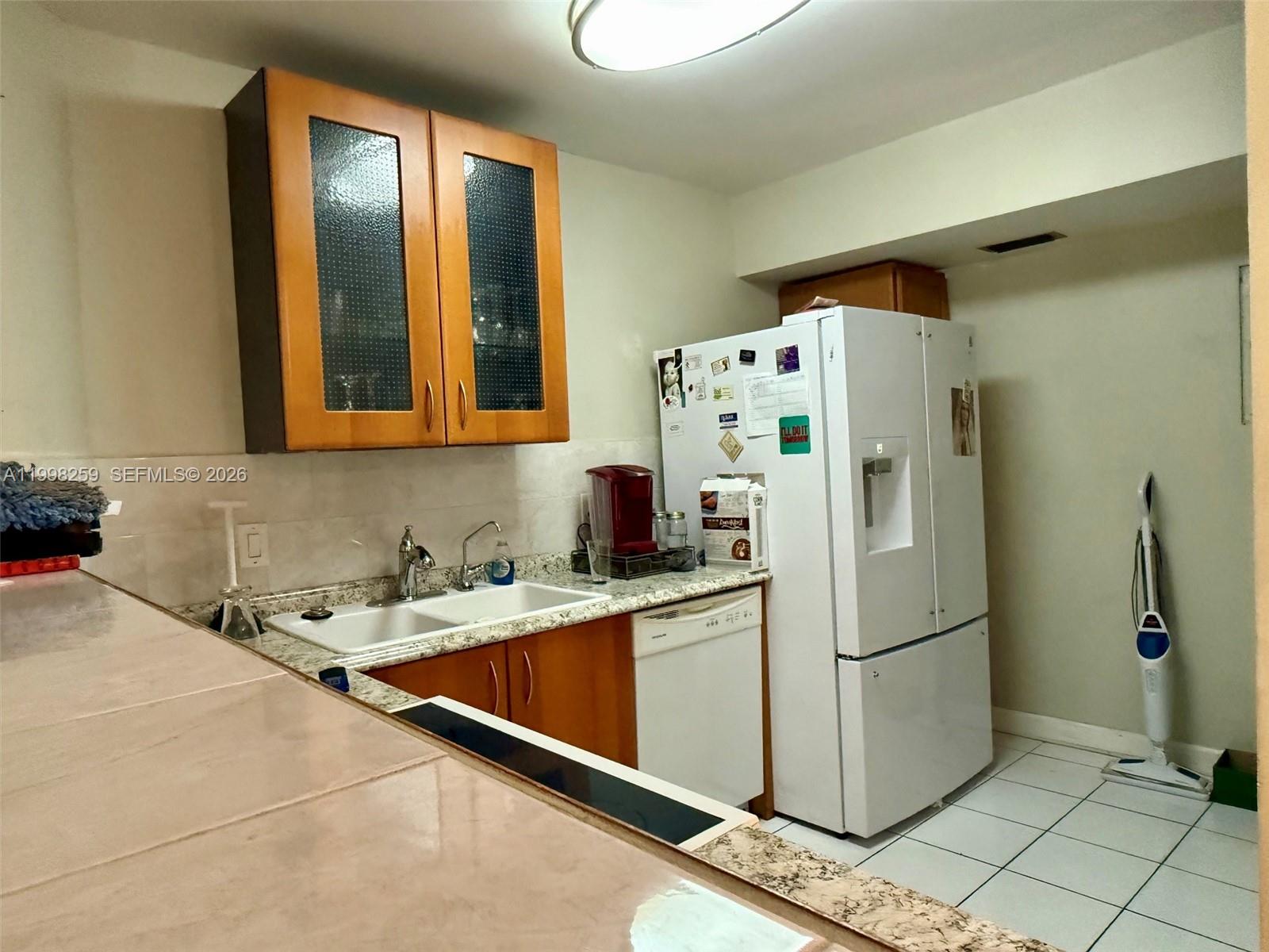 HILLCREST EAST NO 22 COND - Residential