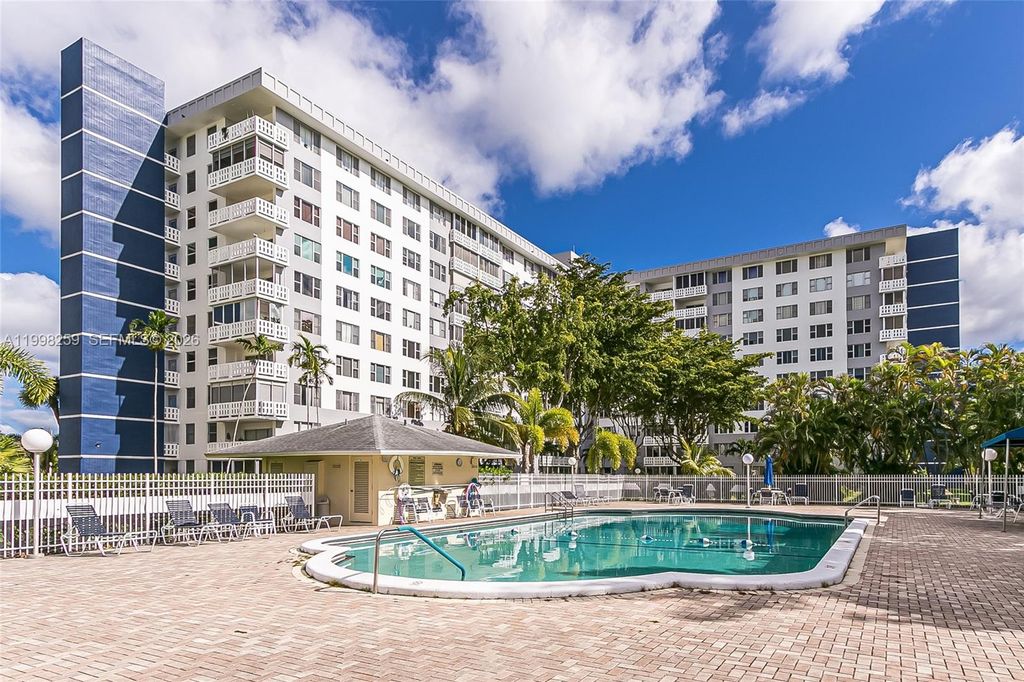 Photo of 4350 Hillcrest Dr #303, Hollywood, FL 33021 (MLS # A11998259)