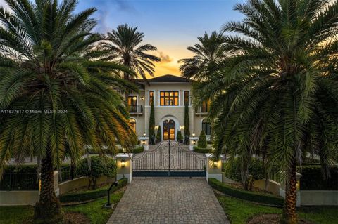 A home in Pinecrest