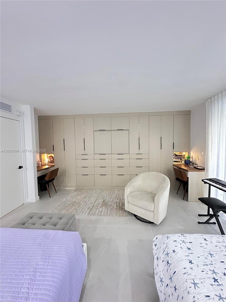 GRAPETREE TOWNHOUSE CONDO - Residential