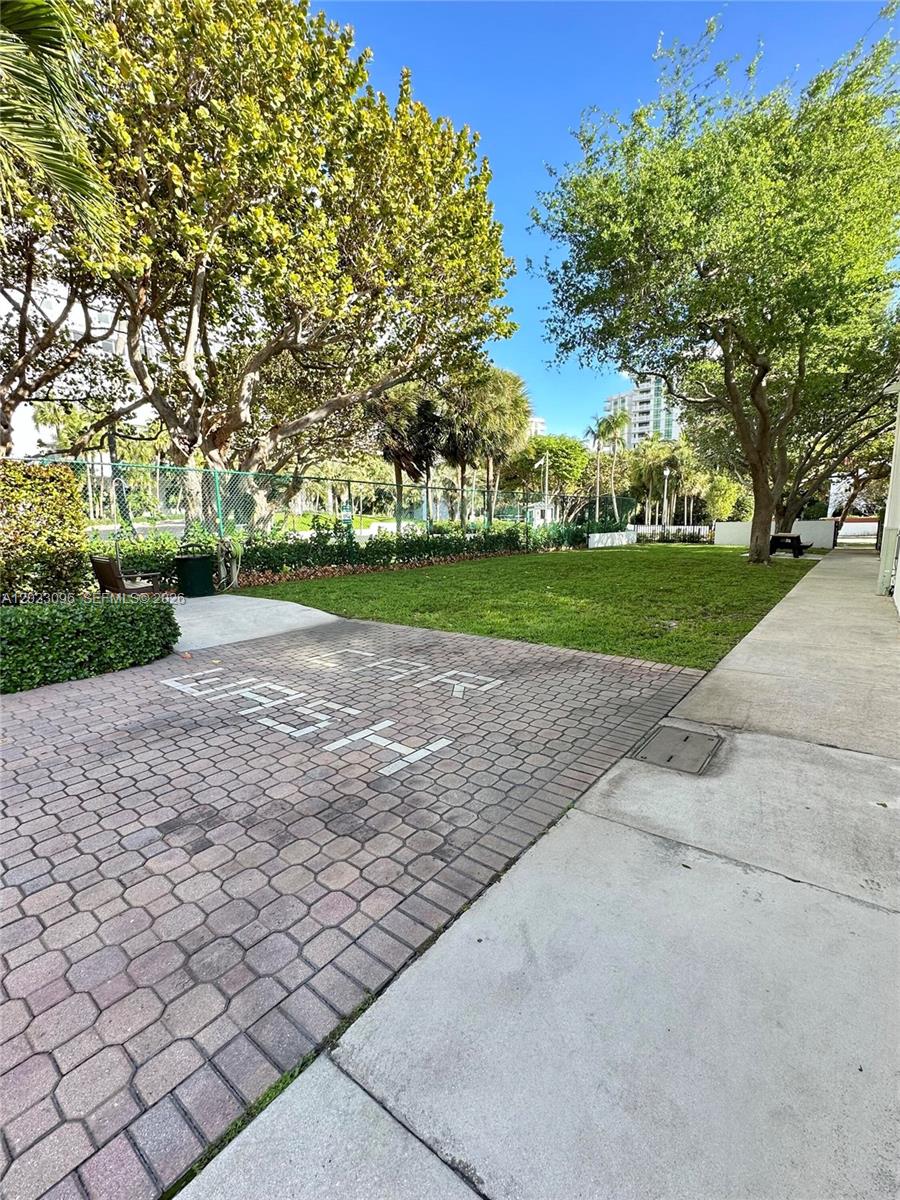 GRAPETREE TOWNHOUSE CONDO - Residential