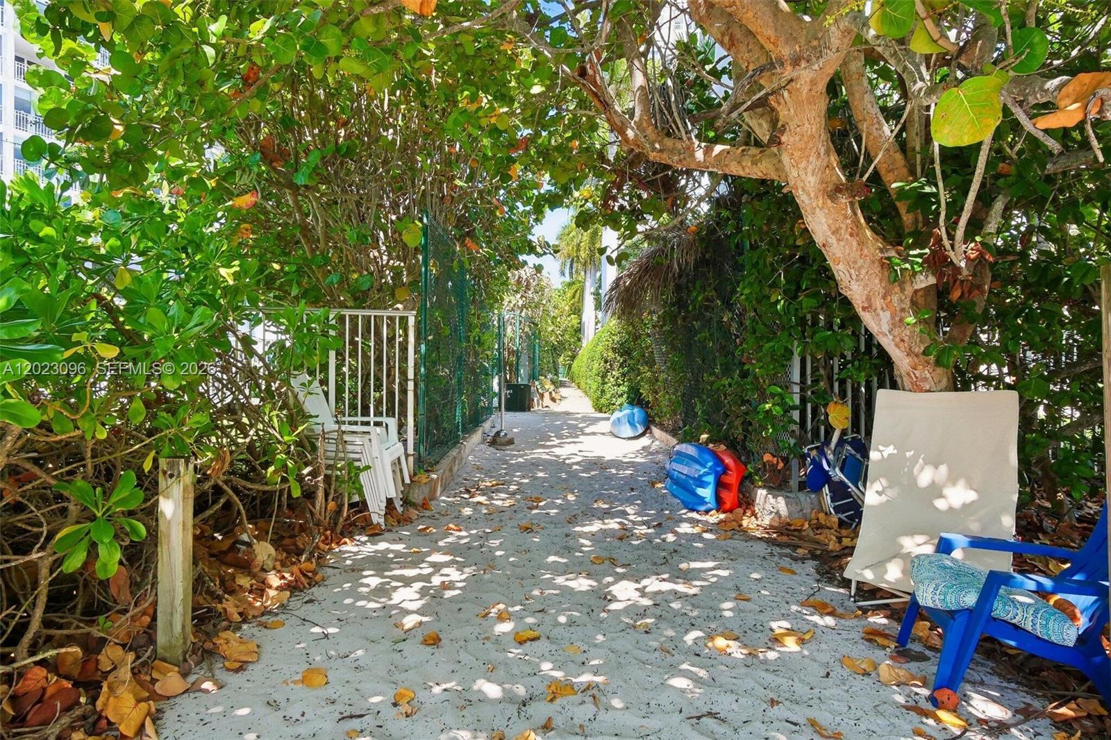 GRAPETREE TOWNHOUSE CONDO - Residential