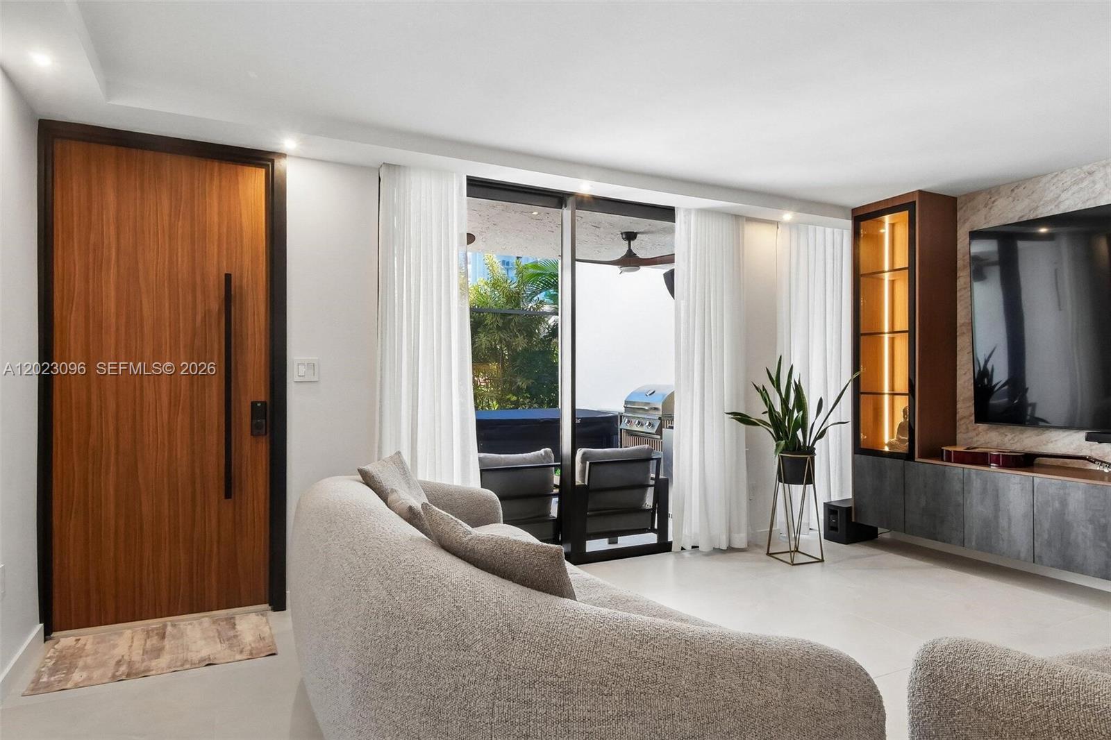 GRAPETREE TOWNHOUSE CONDO - Residential