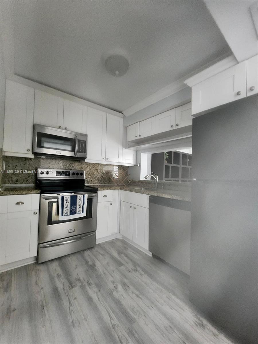 INTERNATIONAL PARK CONDO - Residential