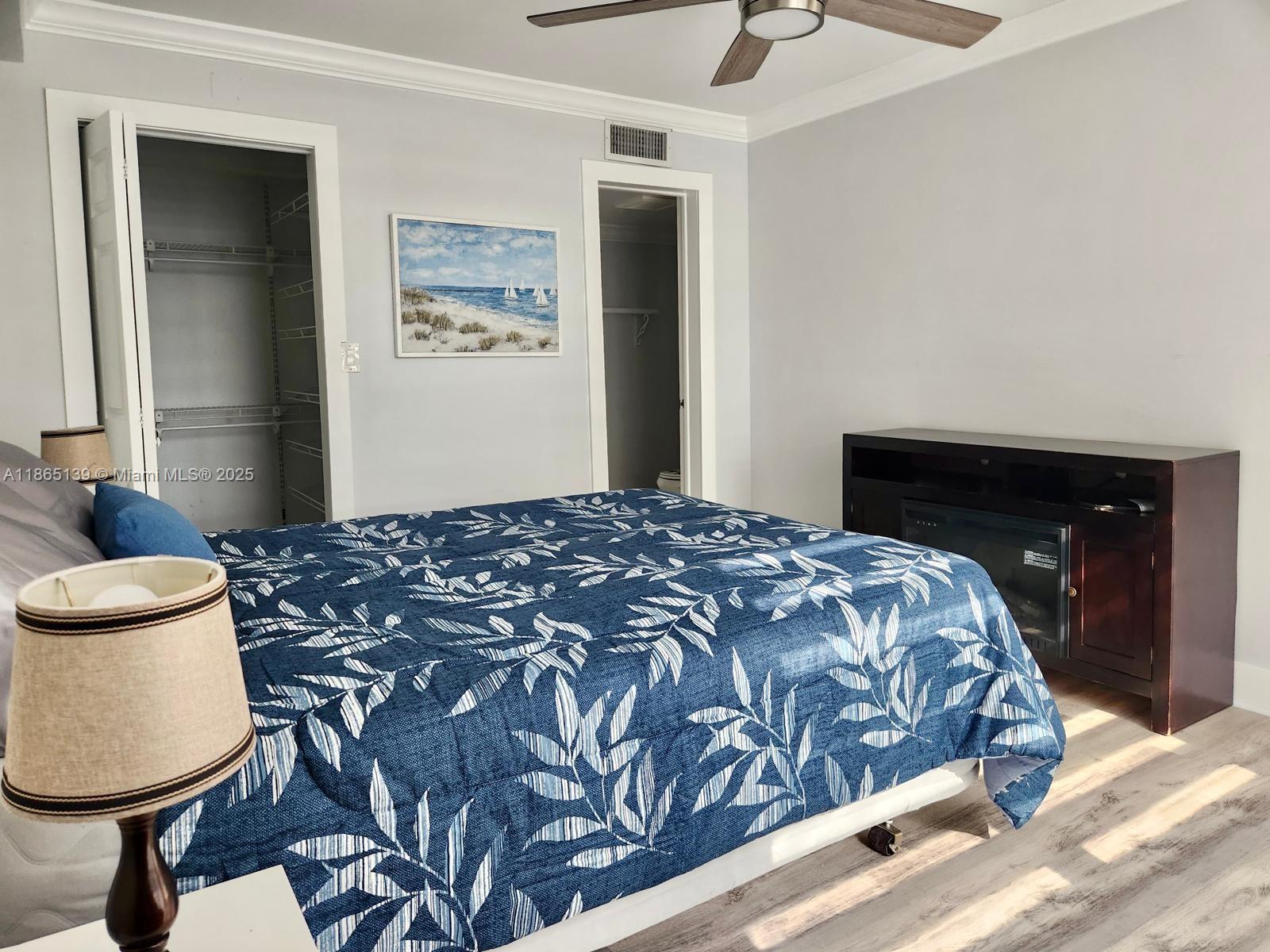 INTERNATIONAL PARK CONDO - Residential