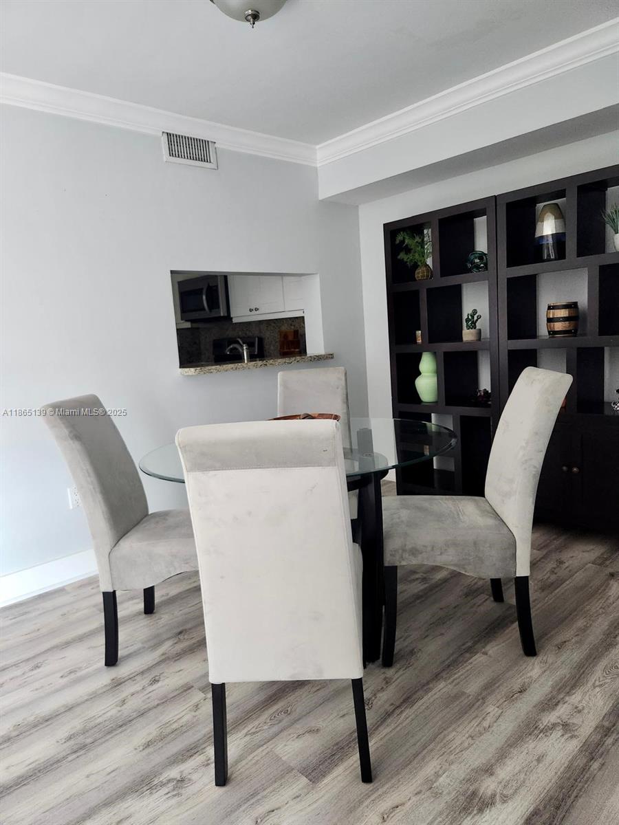 INTERNATIONAL PARK CONDO - Residential