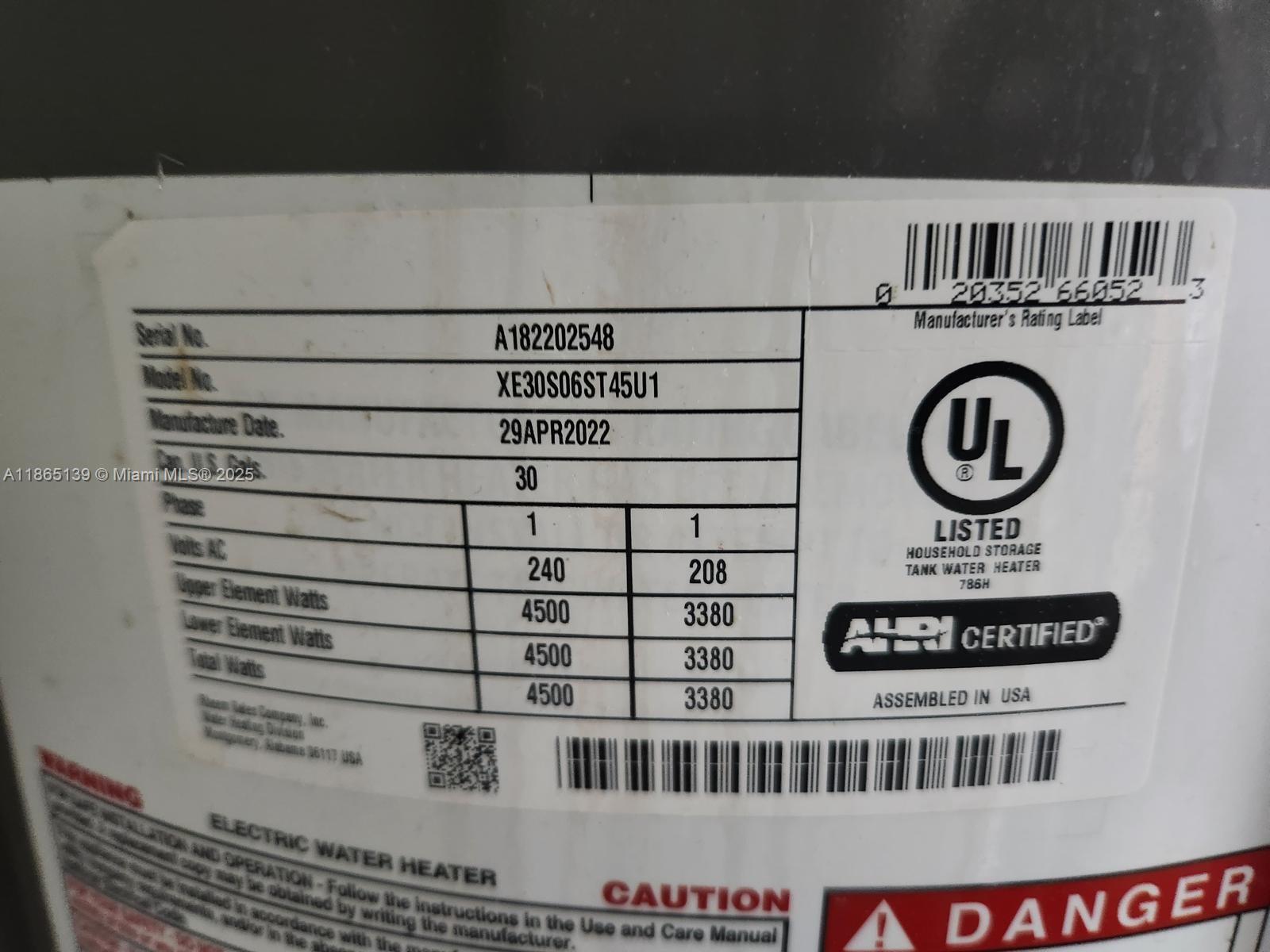 INTERNATIONAL PARK CONDO - Residential