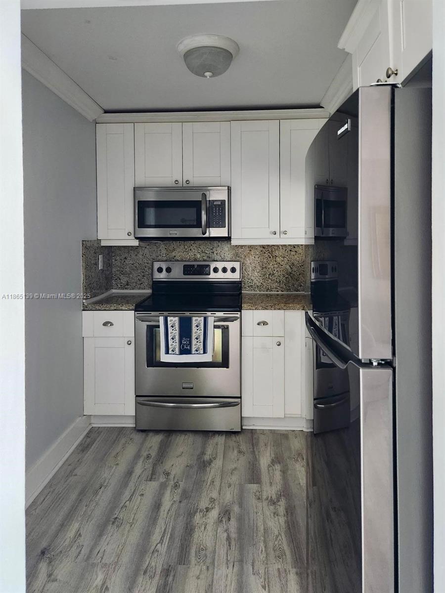 INTERNATIONAL PARK CONDO - Residential