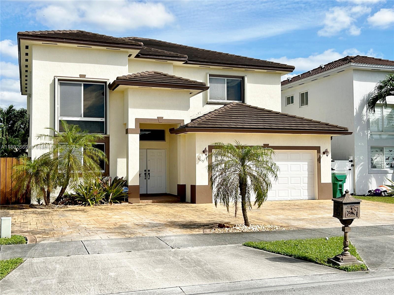 4619 Sw 164th Pl, Miami, Broward County, Florida - 4 Bedrooms  
3 Bathrooms - 