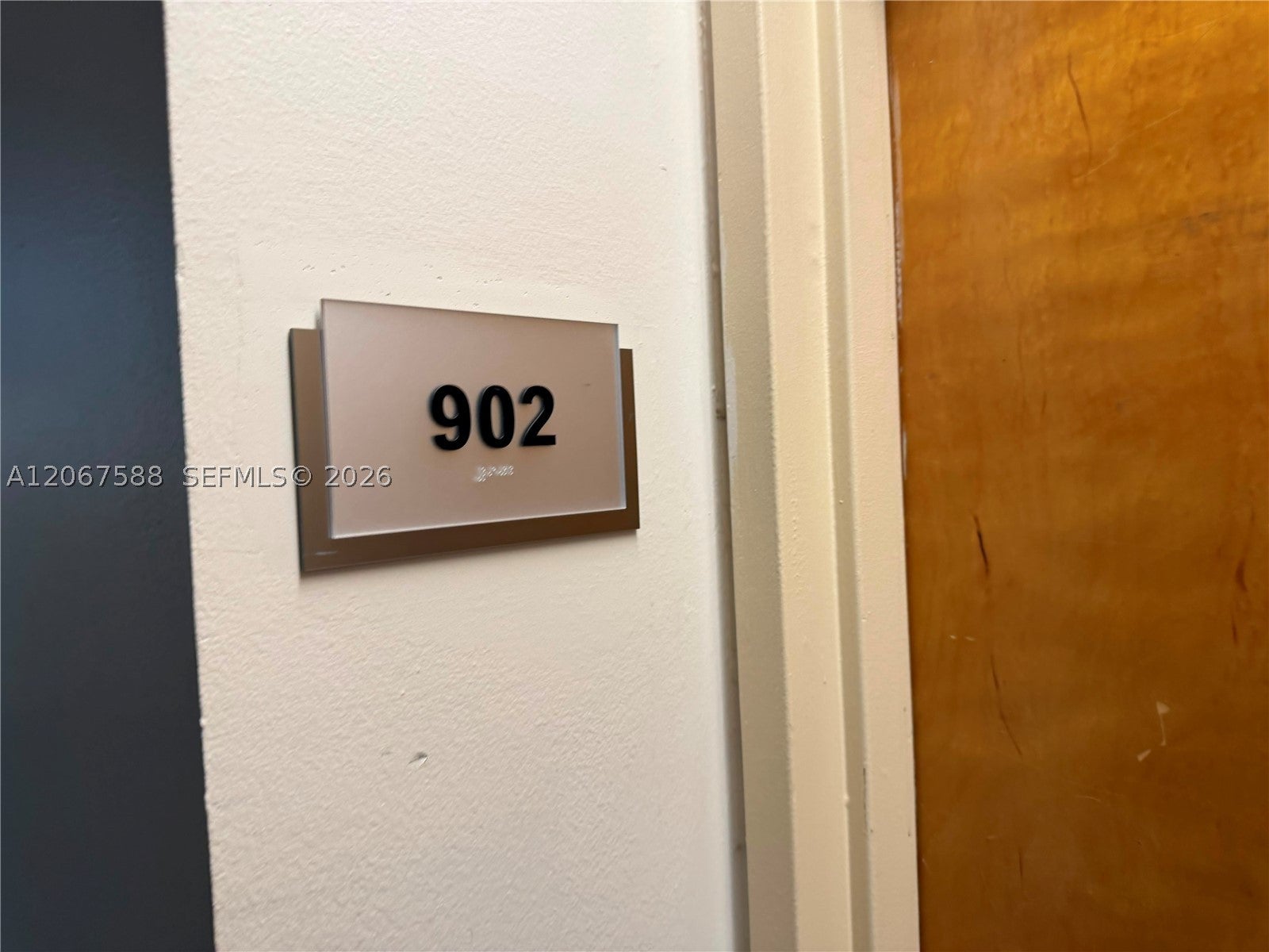 7601 E Treasure Dr 902