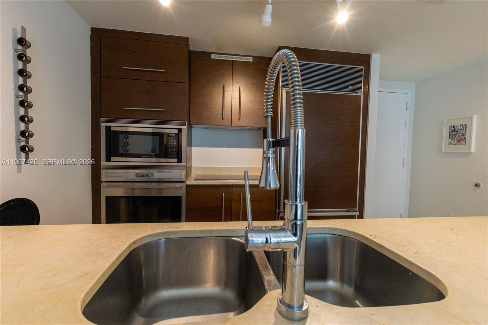 ICONBRICKELL CONDO NO 1 - Residential