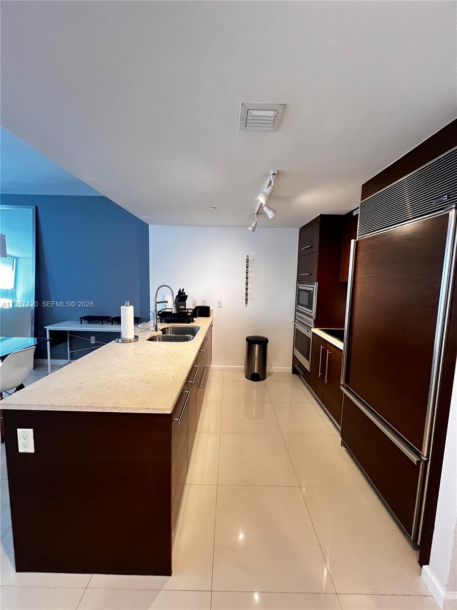 ICONBRICKELL CONDO NO 1 - Residential