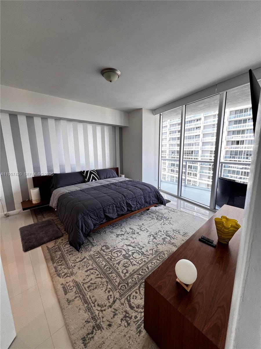 ICONBRICKELL CONDO NO 1 - Residential