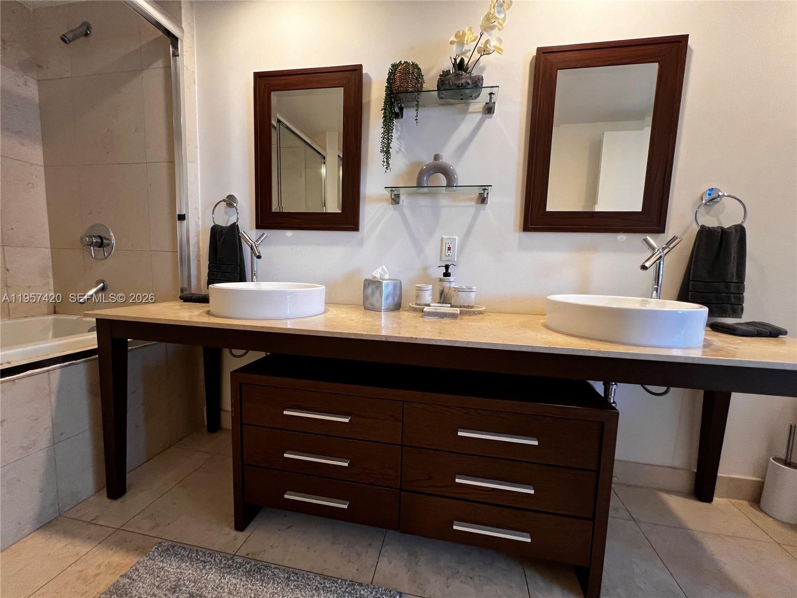 ICONBRICKELL CONDO NO 1 - Residential