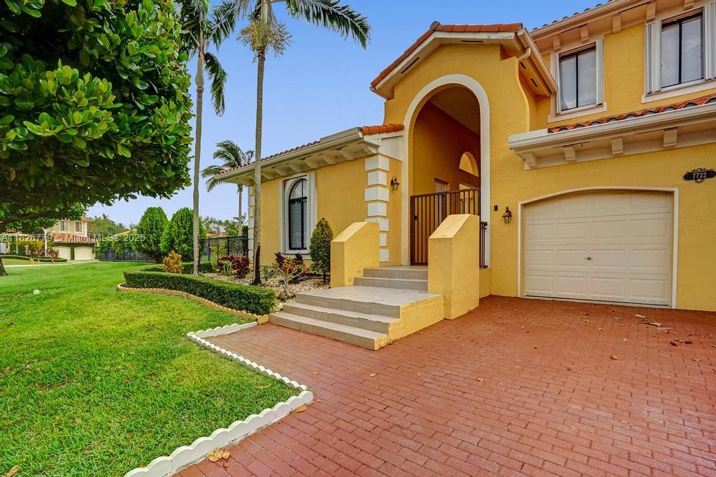 Large oversized Lakefront house & land lot in the gated community of Cutler Cay. Marble floors throughout. Second floor terrace. Detached separate Maids quarters/Guest house. 2 car garage plus a driveway that fits additional 2-3 cars. Access to the clubhouse with a large community pool, tennis courts, basketball courts, spa, gym and much more! Available July 1.