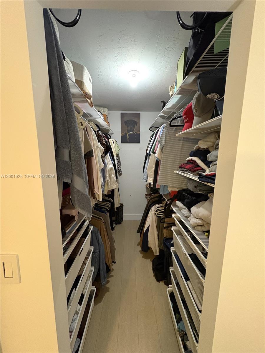 VENETIAN PALMS CONDO - Residential Lease