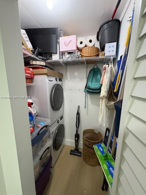 VENETIAN PALMS CONDO - Residential Lease