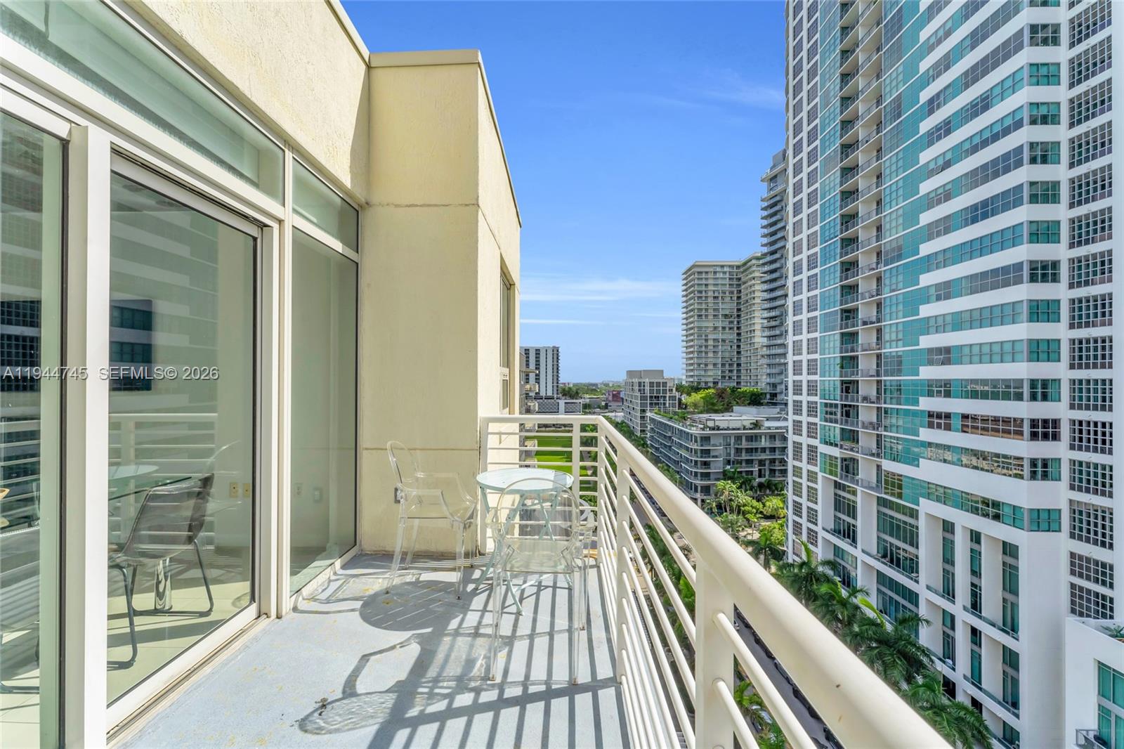 MIDBLOCK MIAMI CONDO - Residential