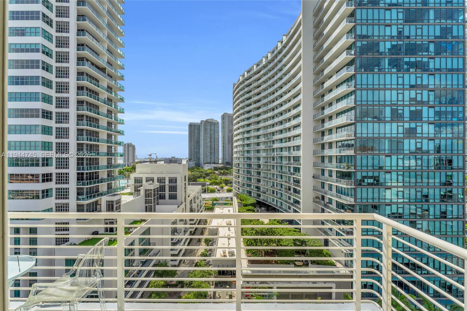 MIDBLOCK MIAMI CONDO - Residential