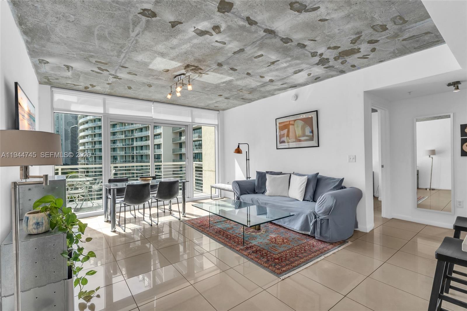 MIDBLOCK MIAMI CONDO - Residential