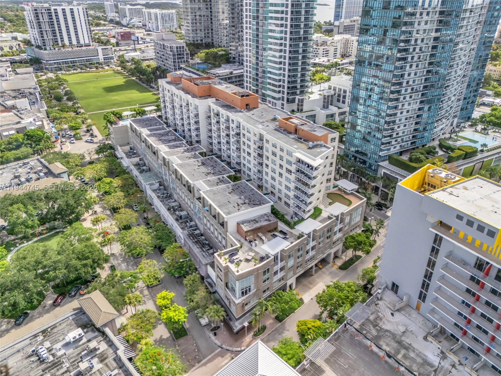 MIDBLOCK MIAMI CONDO - Residential