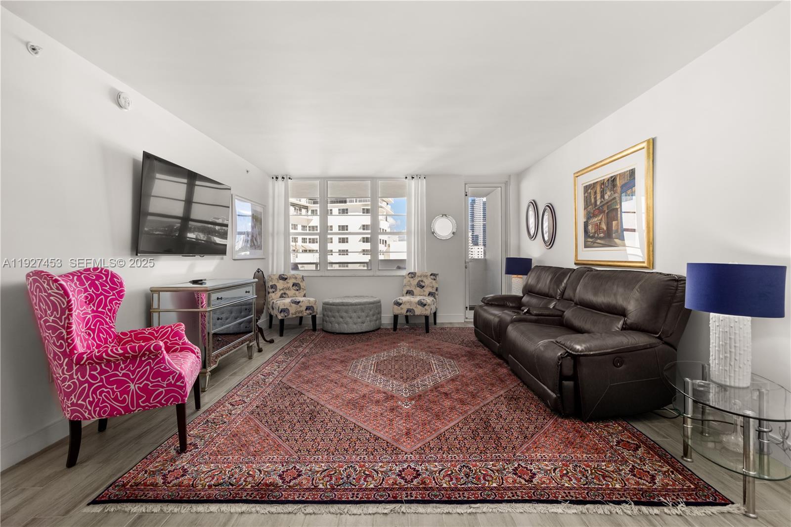 THE DECOPLAGE CONDO - Residential