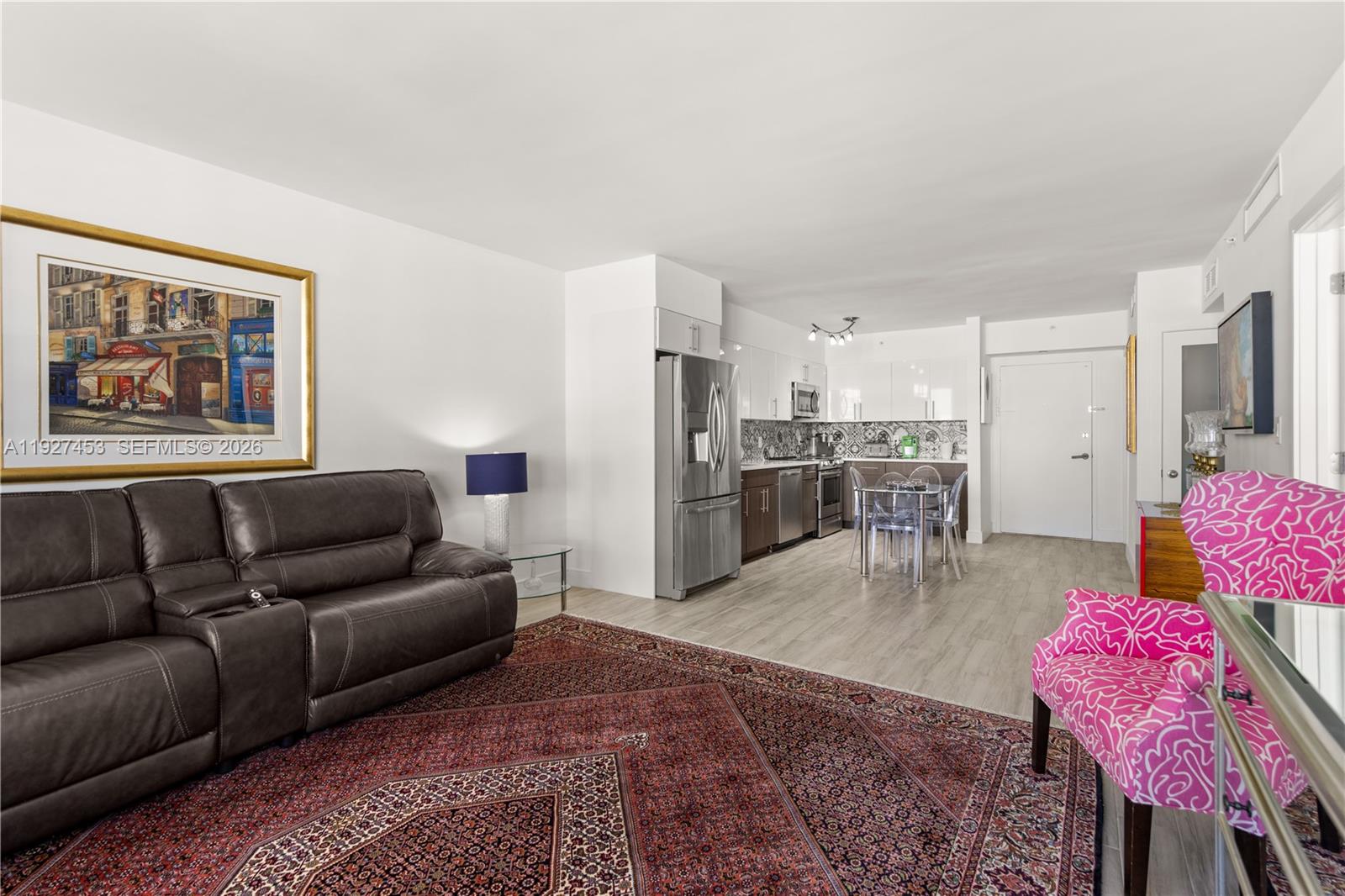 THE DECOPLAGE CONDO - Residential
