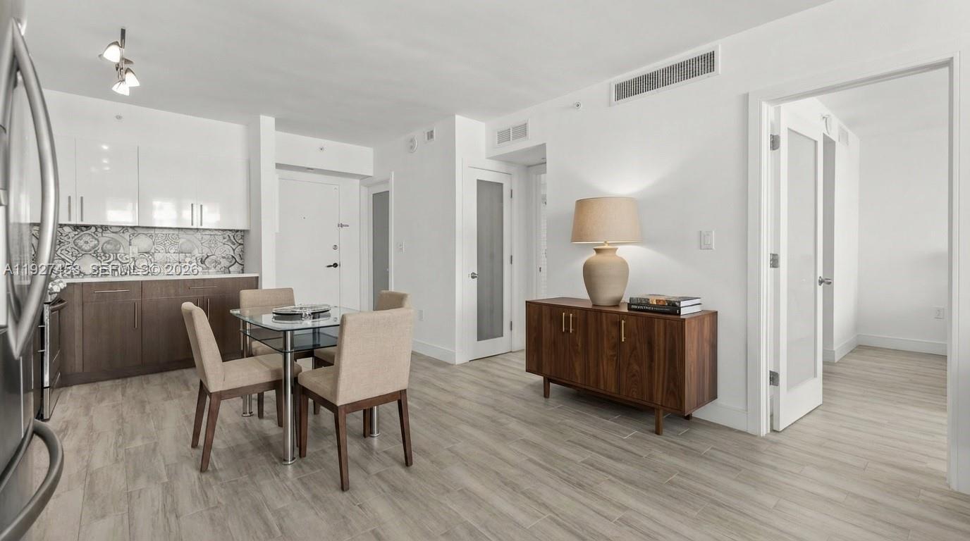 THE DECOPLAGE CONDO - Residential