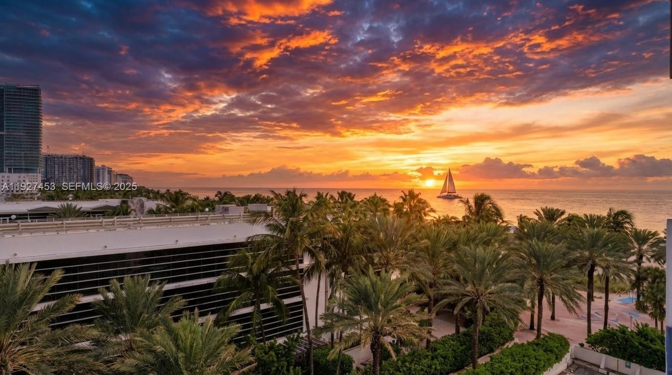 THE DECOPLAGE CONDO - Residential