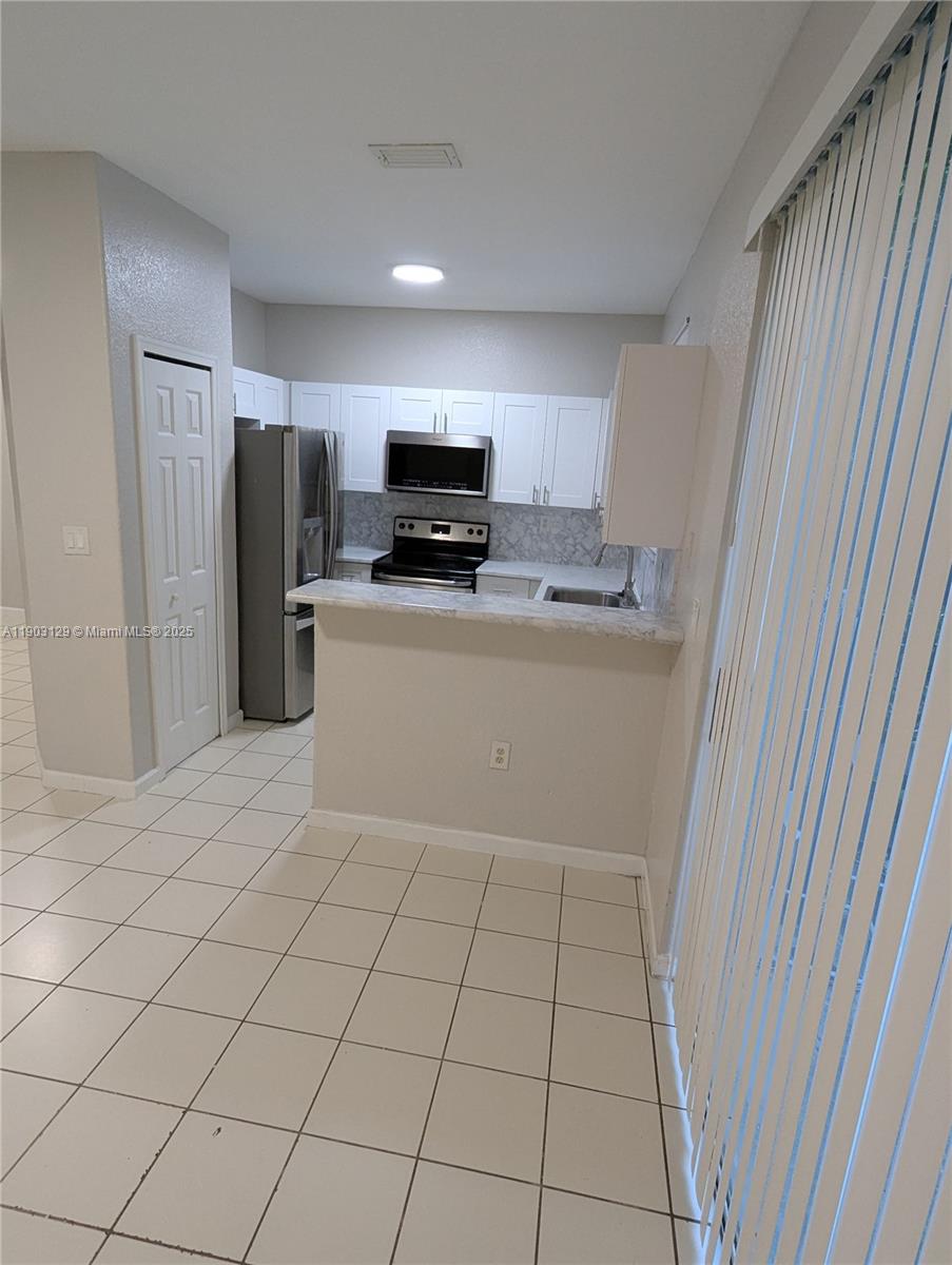 SHOMA TOWNHOMES AT KEYSCO - Residential Lease