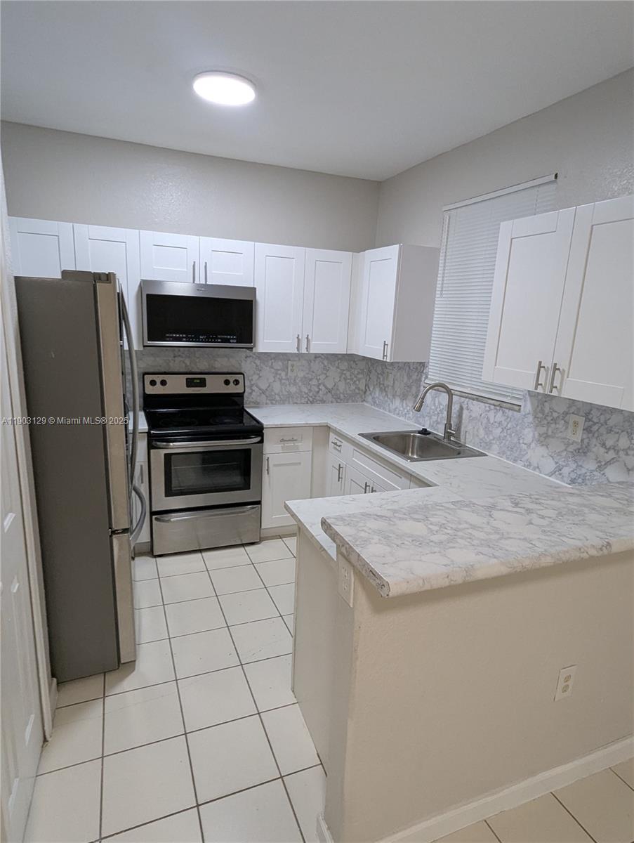 SHOMA TOWNHOMES AT KEYSCO - Residential Lease