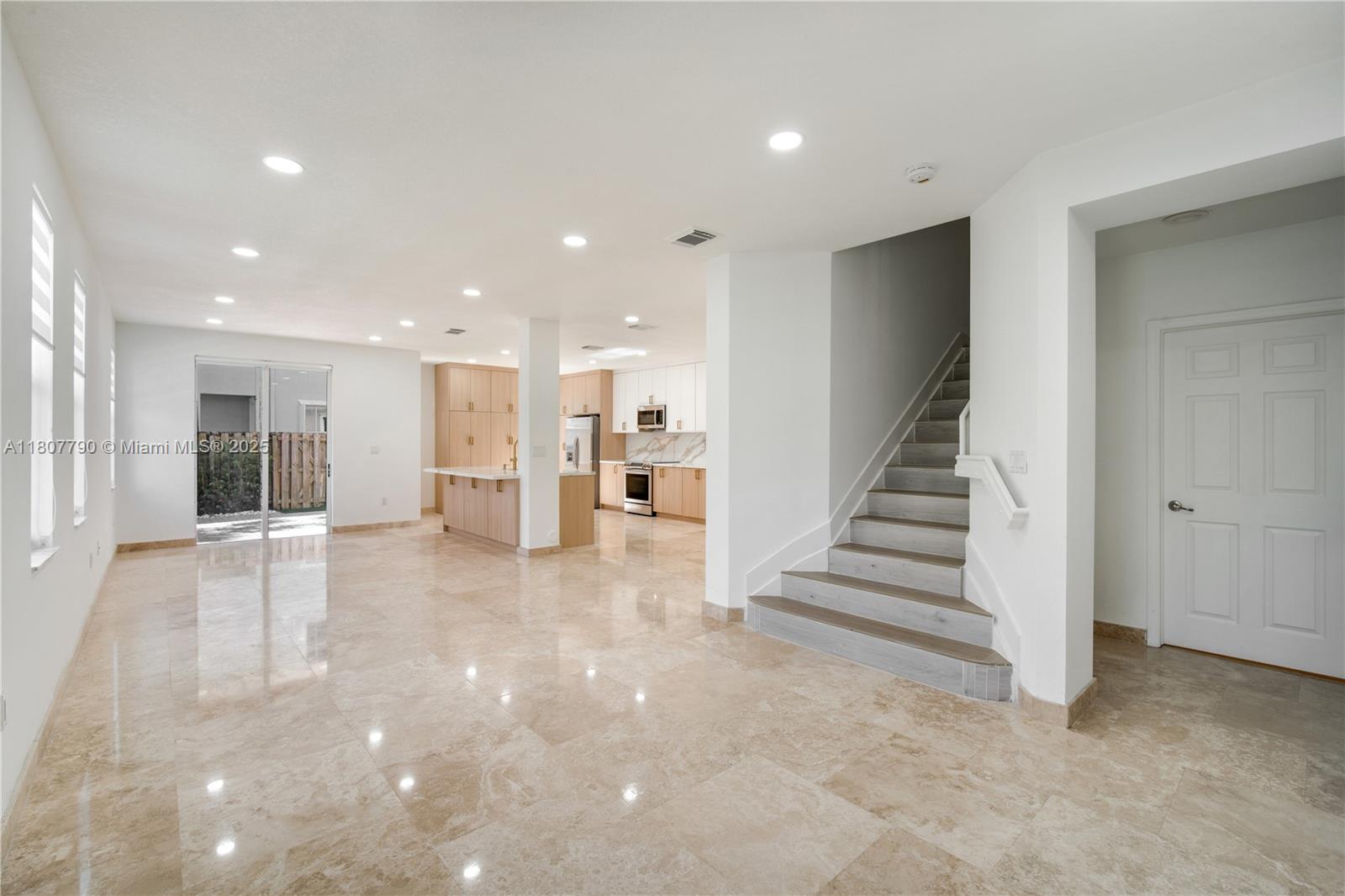 7500 Nw 107th Pl 7500, Doral, Miami-Dade County, Florida - 4 Bedrooms  
4 Bathrooms - 