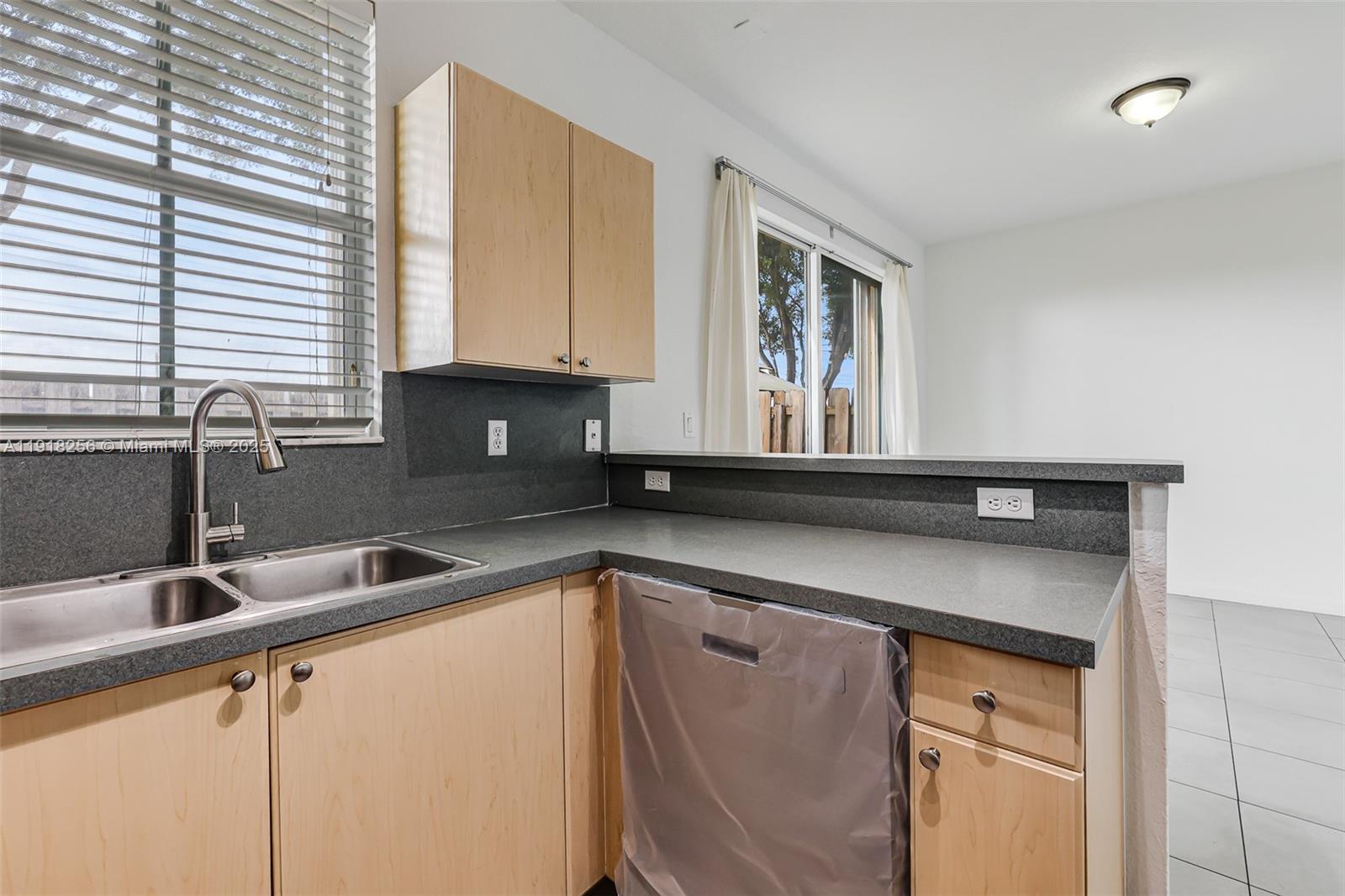 KENDALL BREEZE SOUTH - Residential