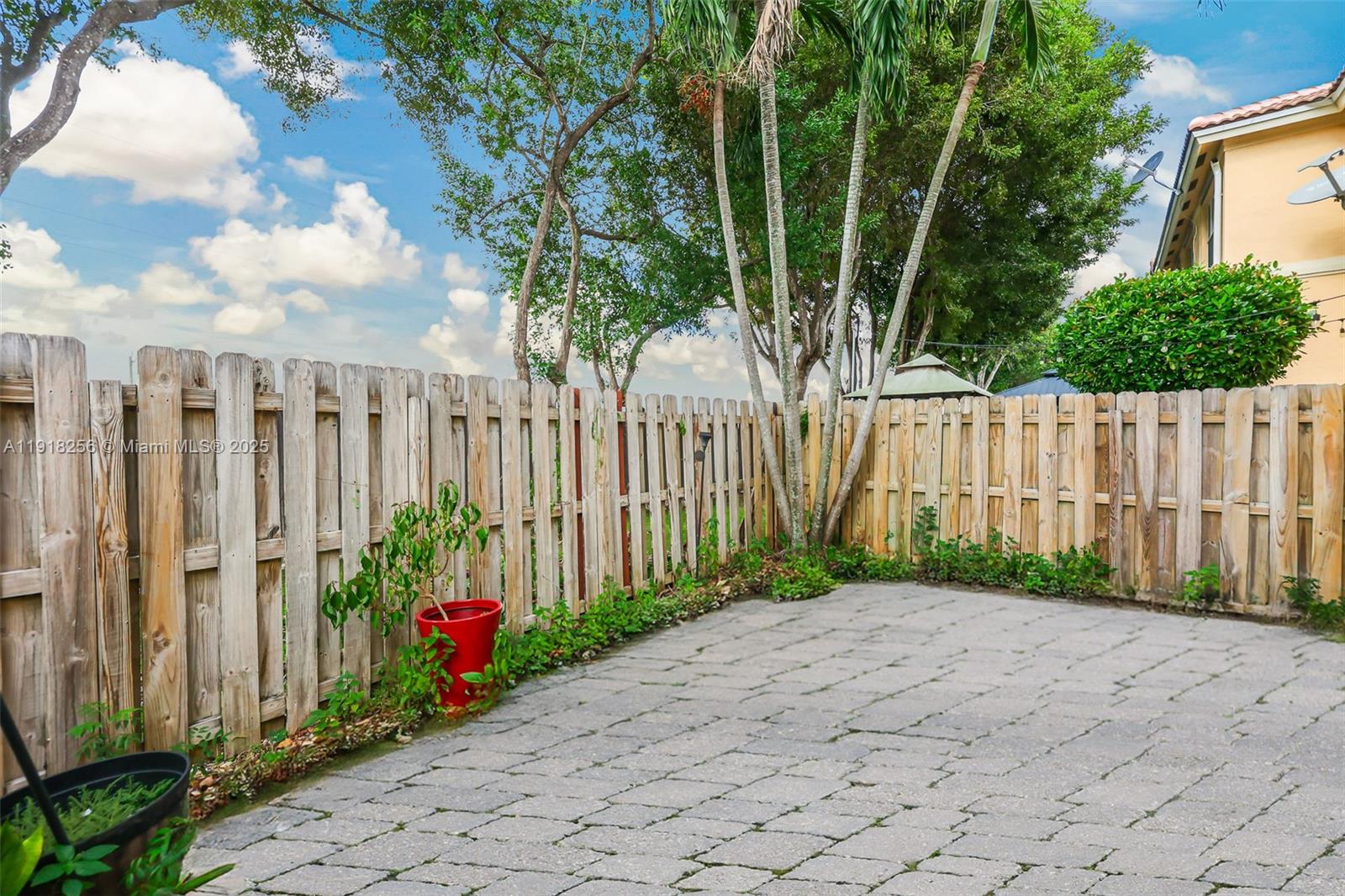 KENDALL BREEZE SOUTH - Residential