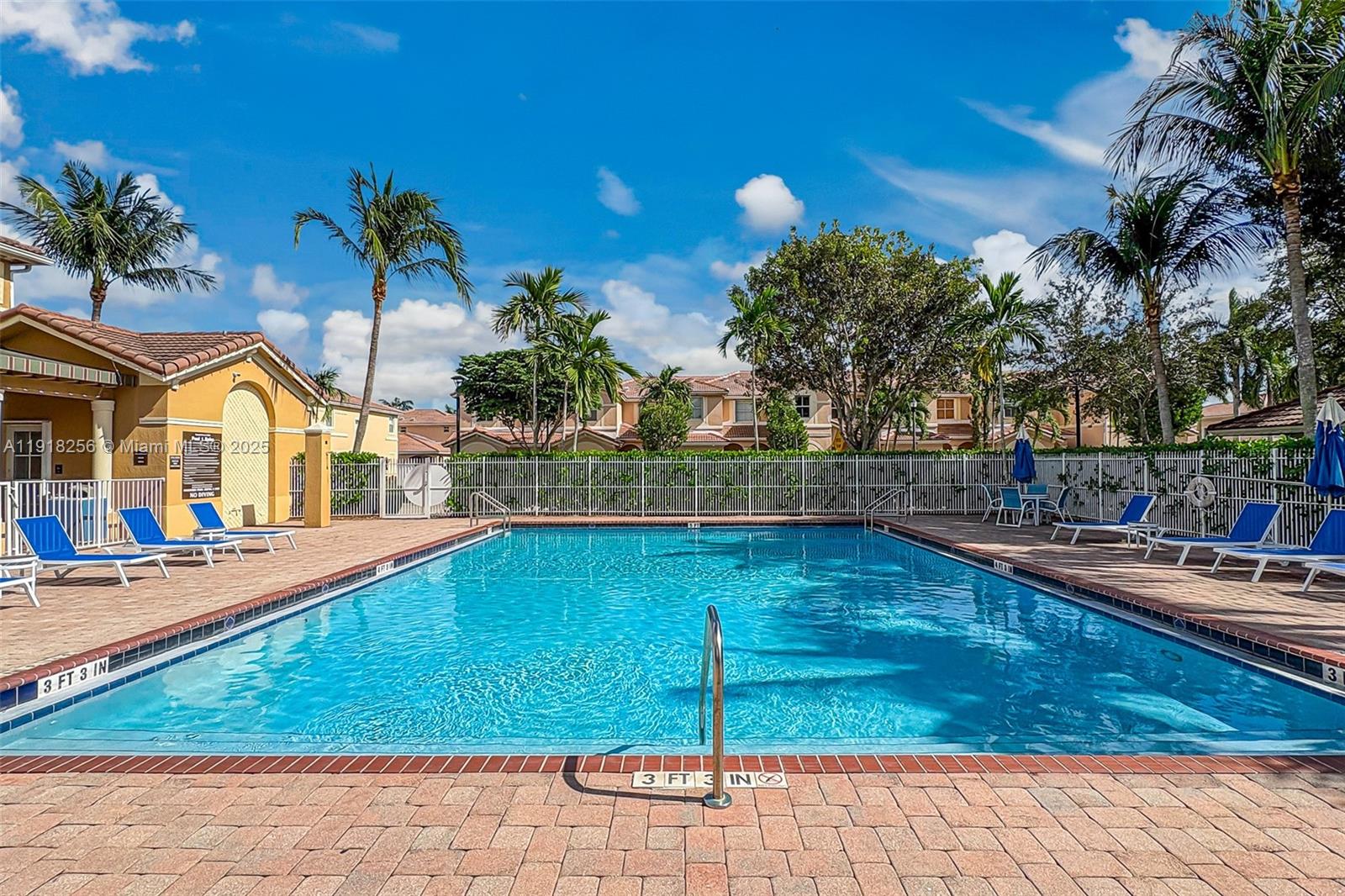 KENDALL BREEZE SOUTH - Residential