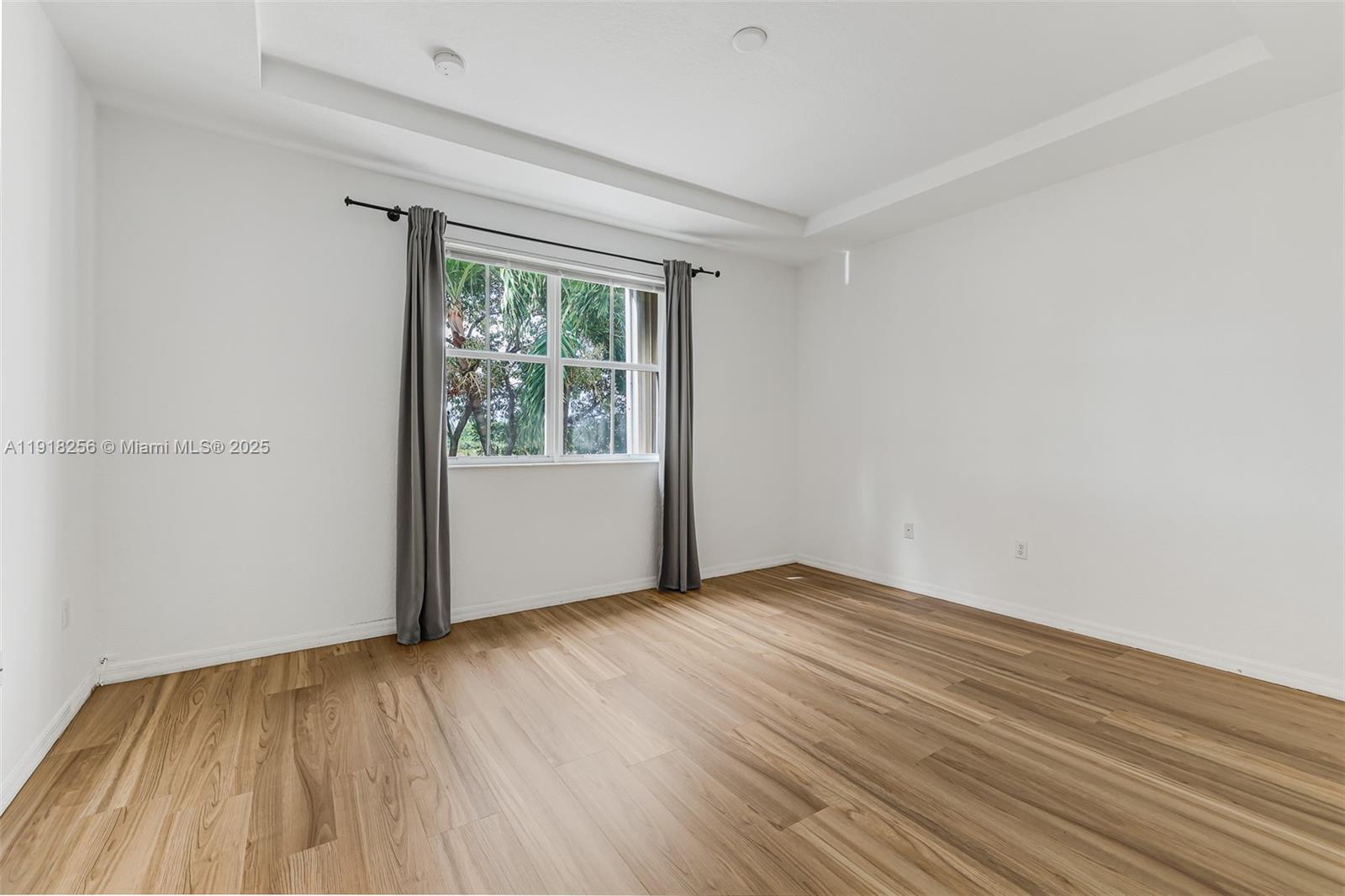 KENDALL BREEZE SOUTH - Residential