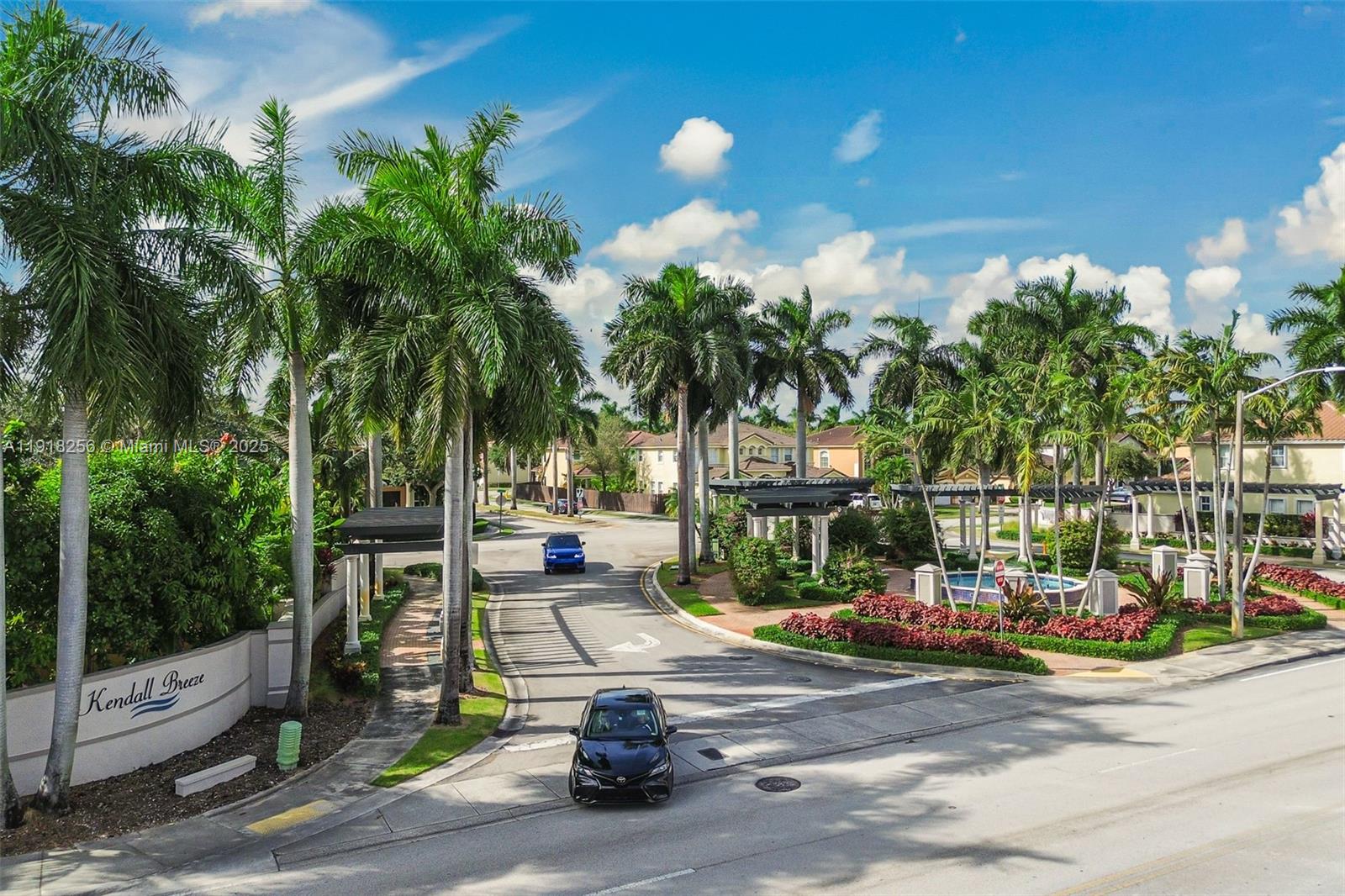 KENDALL BREEZE SOUTH - Residential