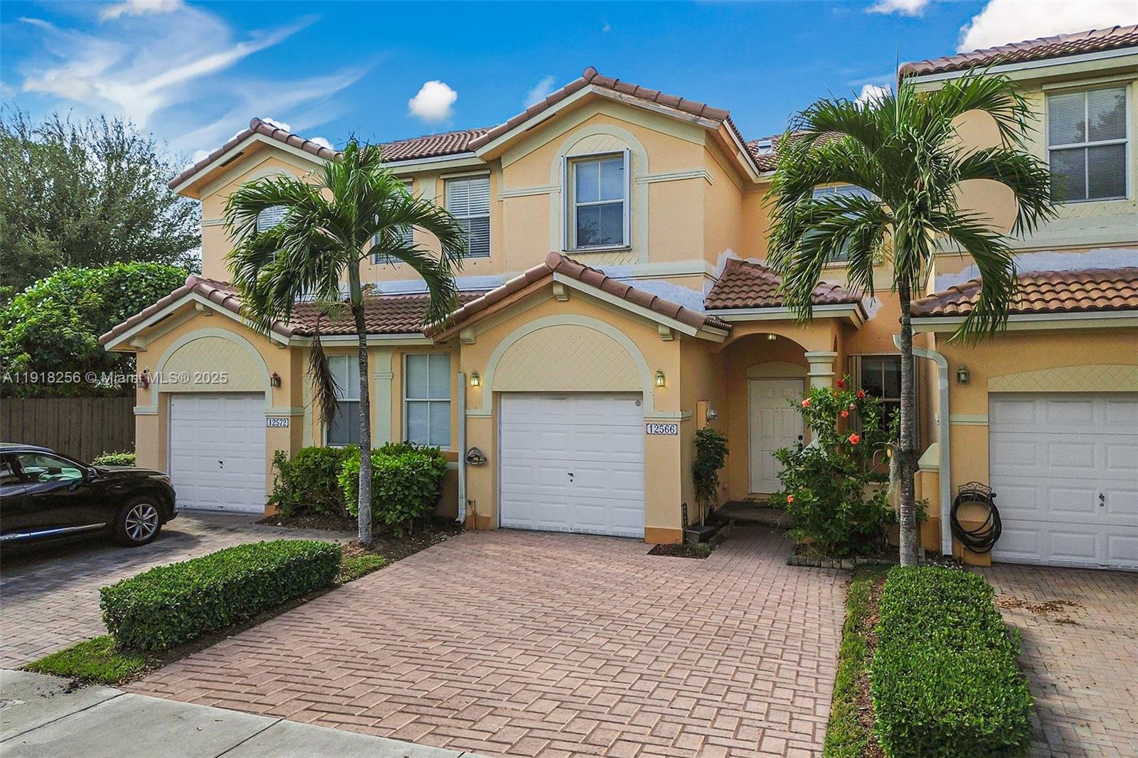 KENDALL BREEZE SOUTH - Residential