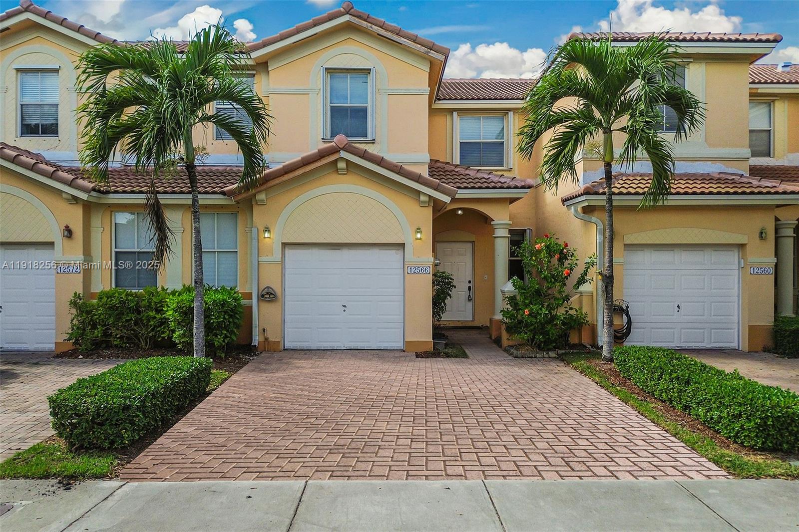 KENDALL BREEZE SOUTH - Residential