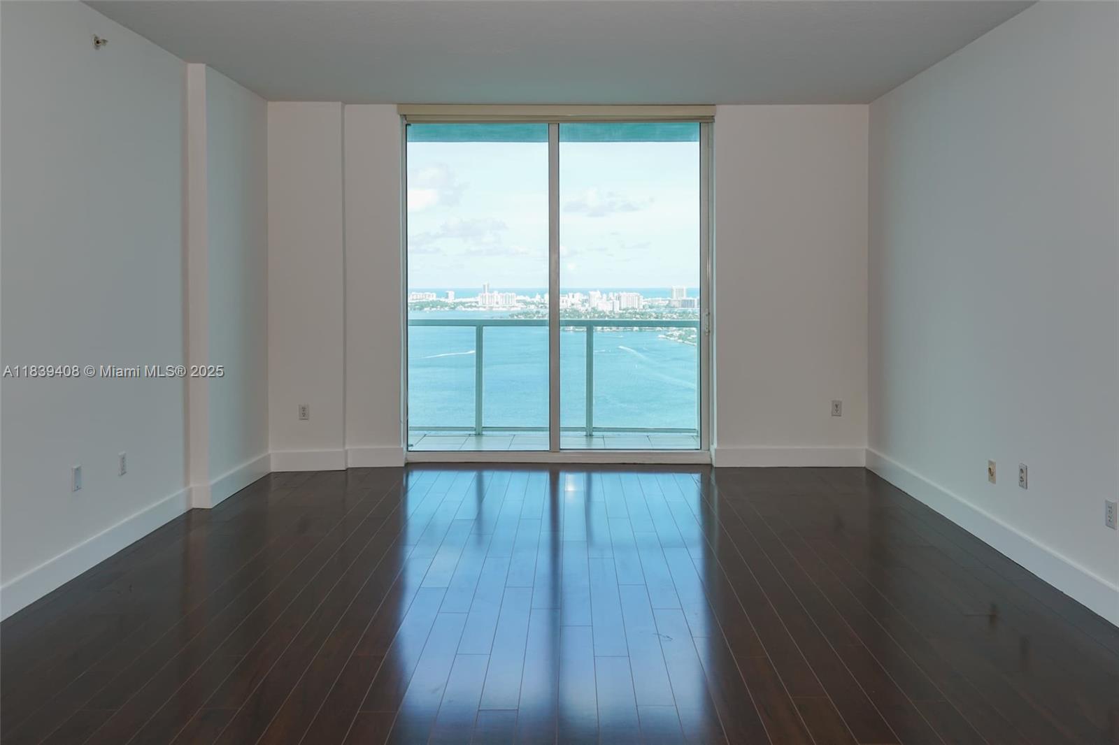 1900 N Bayshore Dr 3902