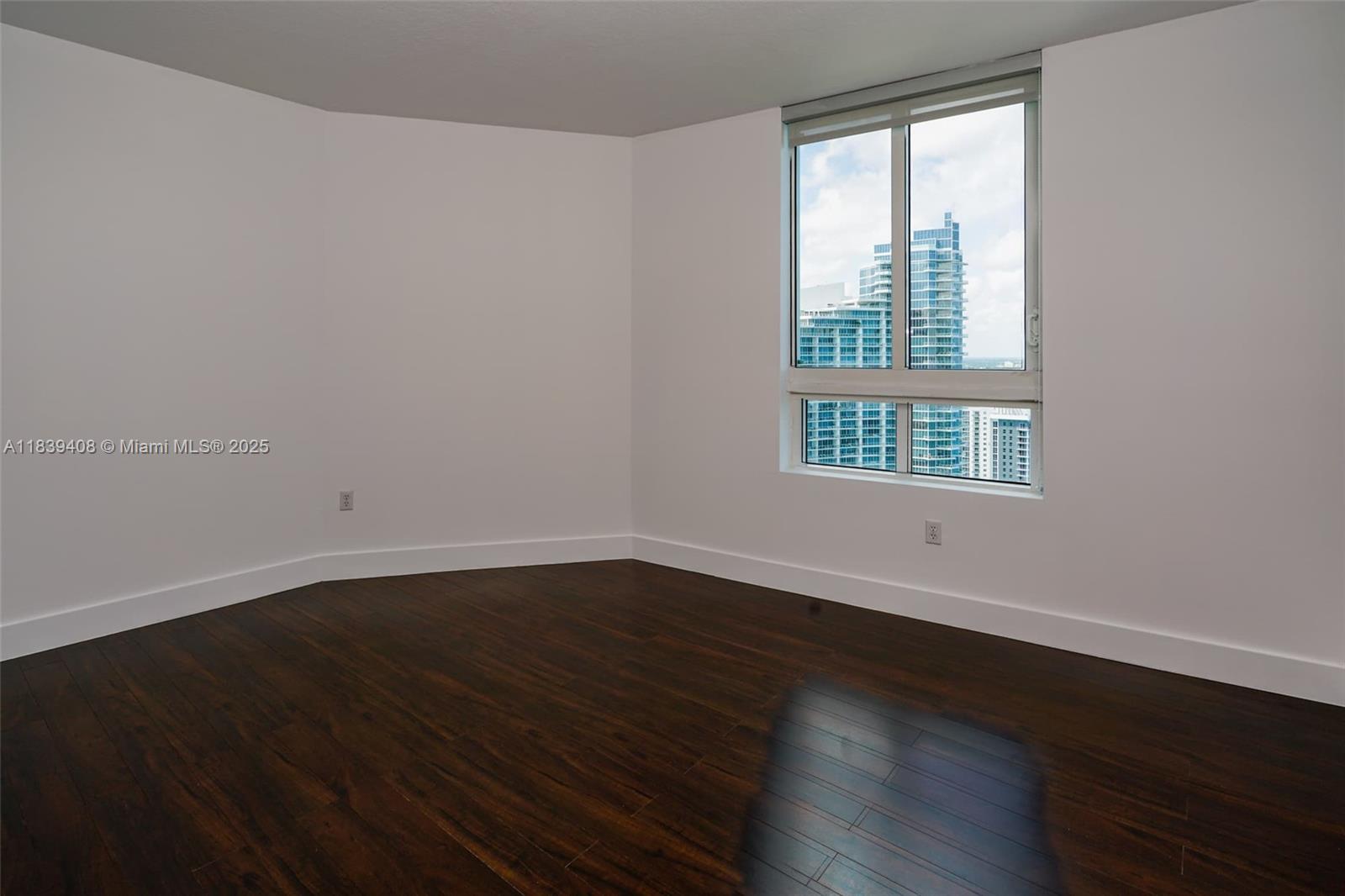 1900 N Bayshore Dr 3902