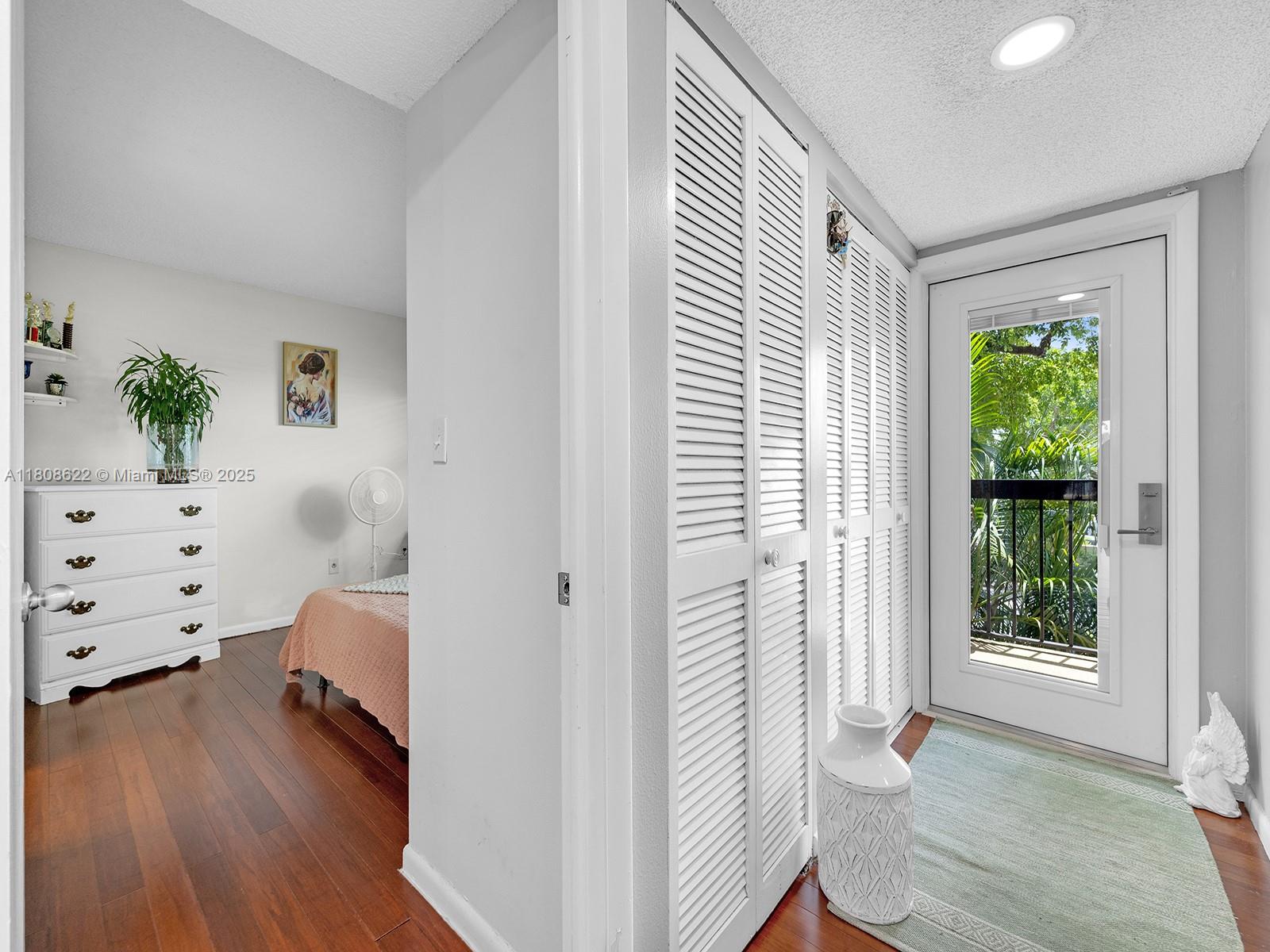 BELLA MAR B CONDO - Residential