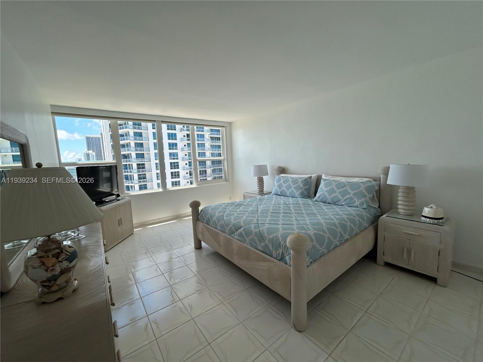 ALEXANDER TOWERS CONDO - Residential Lease