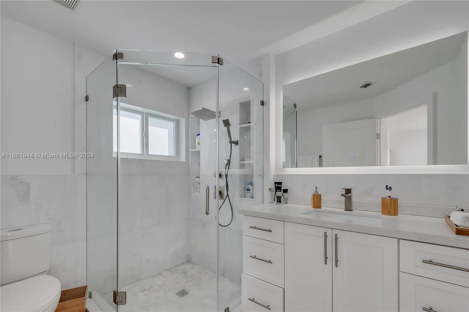 Key Largo, Florida 33037, United States, 2 Bedrooms Bedrooms, ,1 BathroomBathrooms,Residential,Active,43311